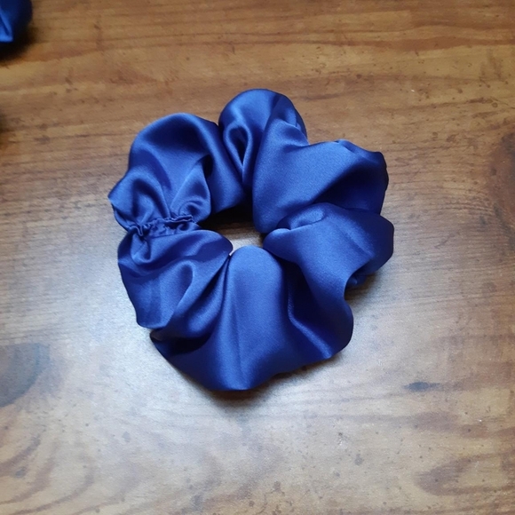 3 for 20** Cobalt silk scrunchies - Picture 3 of 6